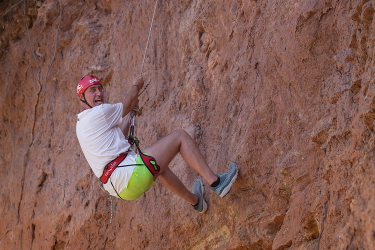 img-footer-1